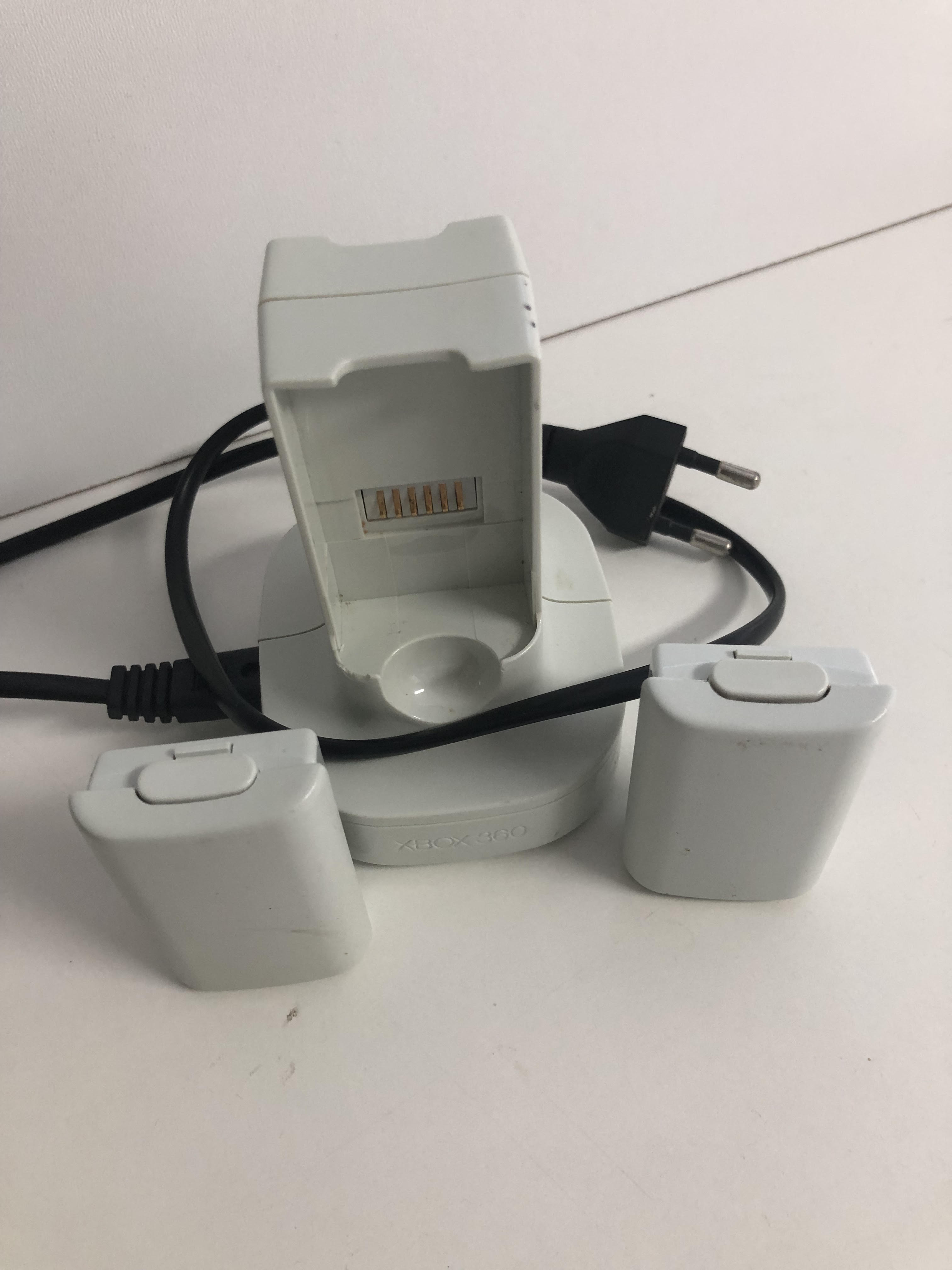 Xbox 360 Töltőállomás + 2db akkumulátor használt