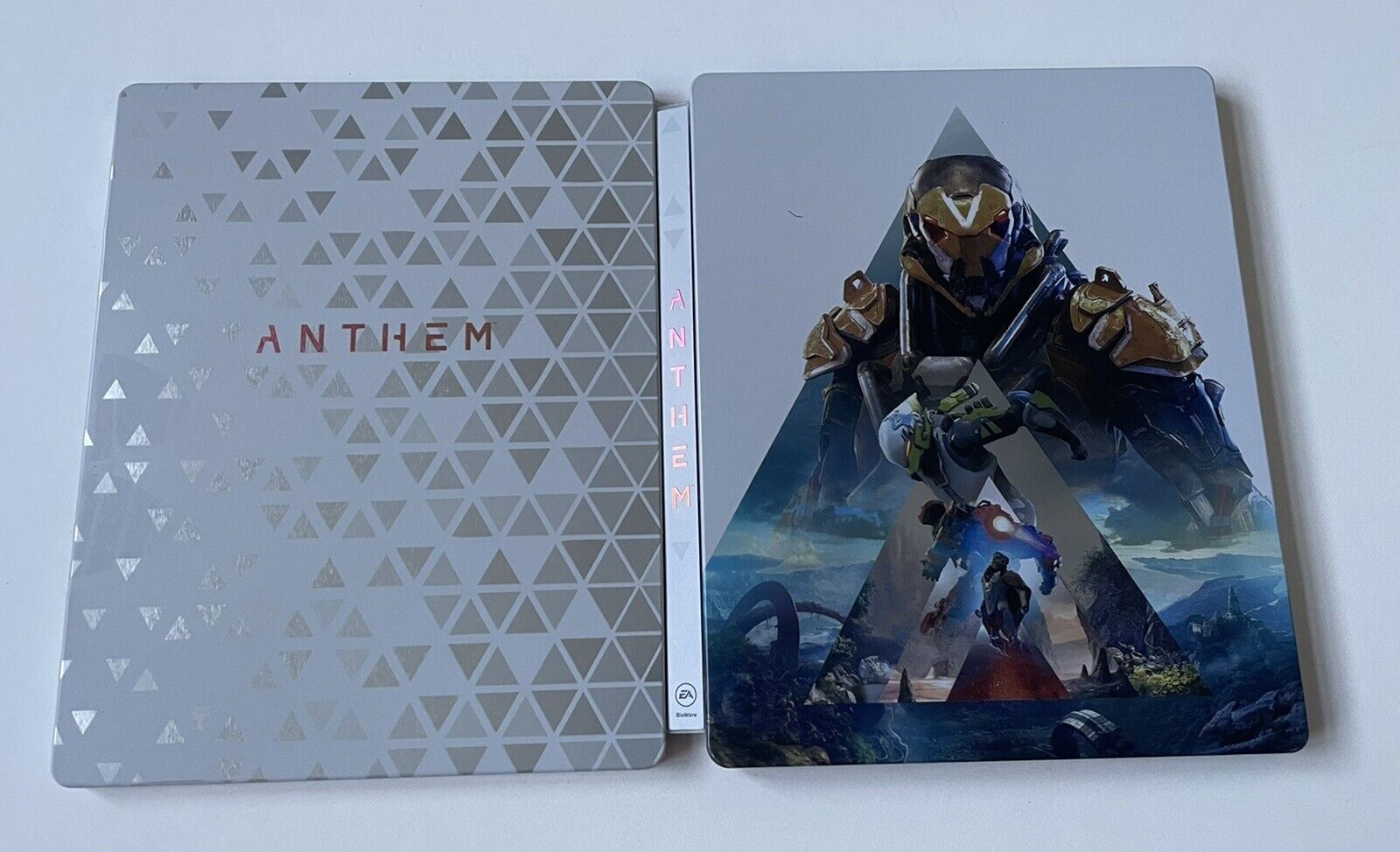 Anthem fém dobozos
